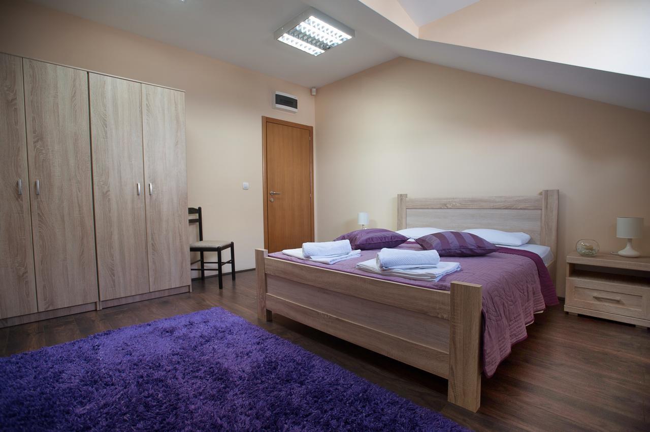 Apartament Danilovgrad Exteriör bild