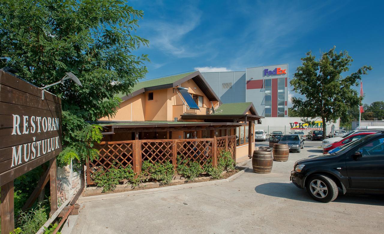 Apartament Danilovgrad Exteriör bild